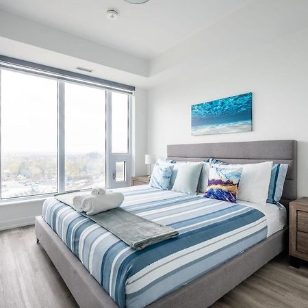 1Br Modern Condo - King Bed And Stunning City View Кіченер Екстер'єр фото